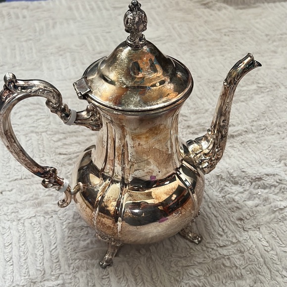 Vintage Towle Silverplate lidded Coffee Pot, Tea Pot, Embossed - Picture 1 of 16
